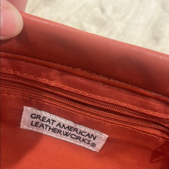 Elegant Red Leather Bag with Gold Chain - Picture 2 of 5